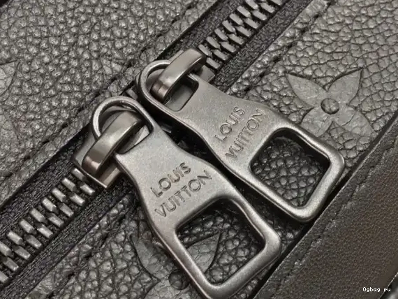 LOUIS VUITTON BOX 0702